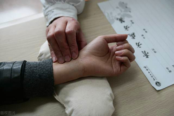 安徽亳州新能源學(xué)校：淬火成鋼，夢想啟航——2023級新生軍訓(xùn)圓滿收官