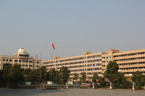 襄樊市汽車工程學(xué)校