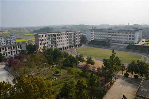 湖北省黃岡華晟中等專業(yè)學校