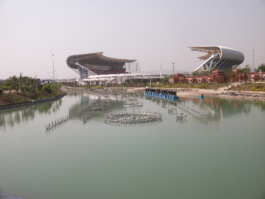 荊門市現(xiàn)代學(xué)校.jpg
