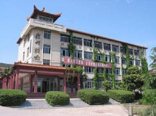 恩施州楚才技工學(xué)校.jpg