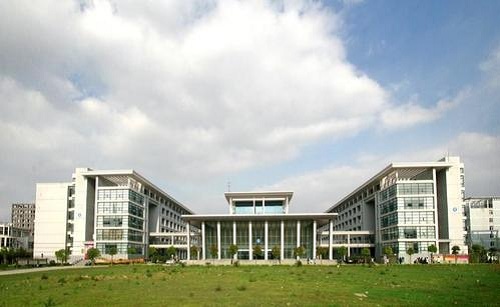 湖北科技職業(yè)學(xué)院.jpg