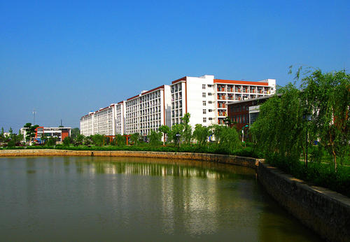 武漢城市職業(yè)學院.jpg