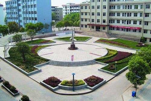 咸寧職業(yè)技術(shù)學(xué)院.jpg