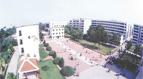 荊門市綴刀職業(yè)高級中學(xué).jpg