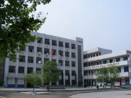丹江口市工業(yè)中等專業(yè)學(xué)校.jpg