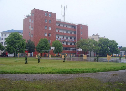 咸安區(qū)中等職業(yè)技術(shù)學(xué)校.jpg