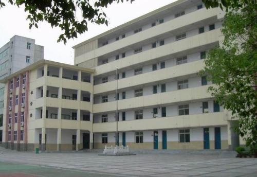 武漢市武昌區(qū)成人中等專業(yè)學(xué)校.jpg