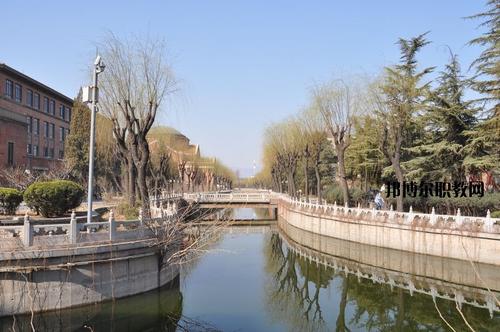 英山縣草盤職業(yè)中學(xué).jpg