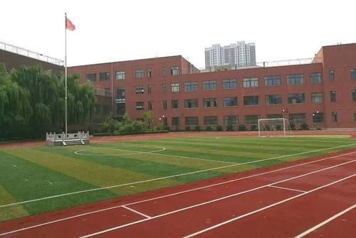 武漢市新洲區(qū)高級(jí)職業(yè)中學(xué).jpg