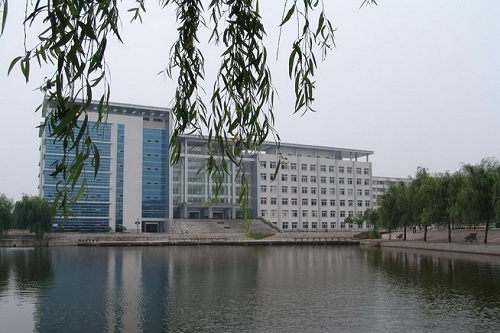 湖北職業(yè)技術學院.jpg