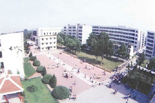 荊門市綴刀職業(yè)高級中學.jpg