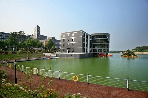 武漢海事職業(yè)學院.jpg