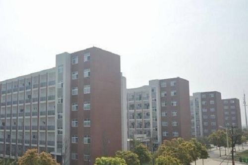 黃岡科技職業(yè)學(xué)院中專部.jpg