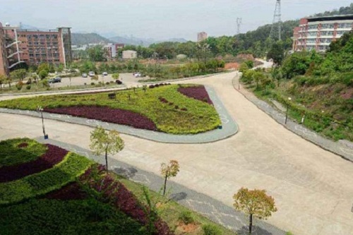 湖北航空技術(shù)學(xué)校.jpg