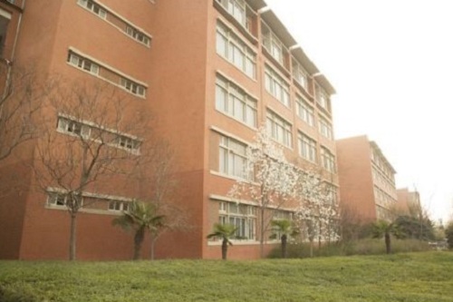 襄樊市工程技術(shù)學校.jpg