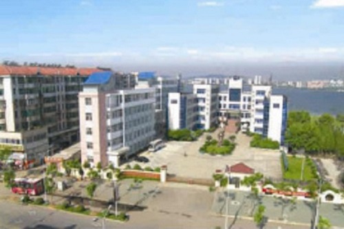十堰市醫(yī)學(xué)科技學(xué)校.jpg