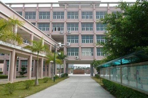 武鋼中等職業(yè)技術(shù)學(xué)校.jpg