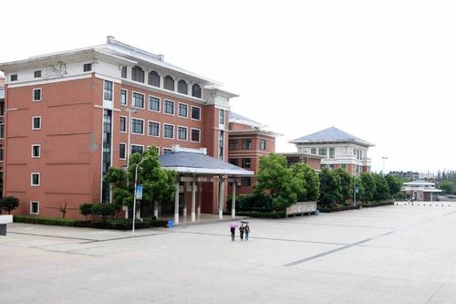 湖北省電子工業(yè)技工學(xué)校.jpg