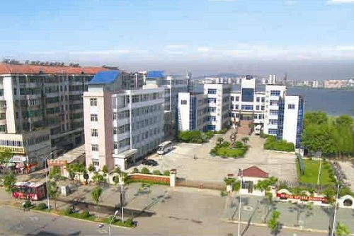 恩施州衛(wèi)生學(xué)校.jpg