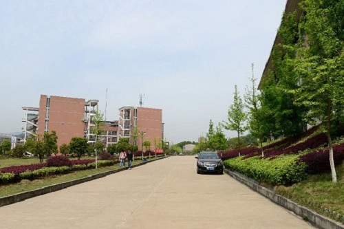 石首市職業(yè)高級中學.jpg