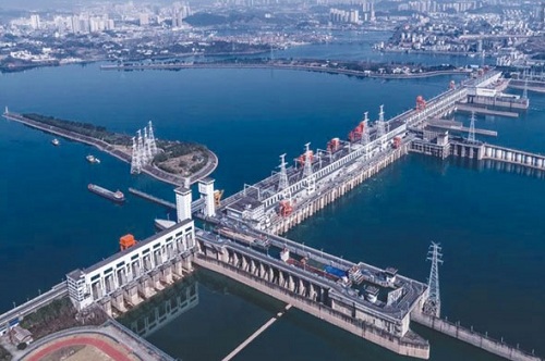 發(fā)電廠及變電站運(yùn)行與維護(hù).jpg
