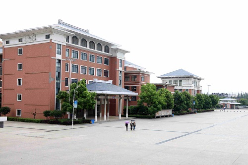 潛江市農(nóng)經(jīng)學(xué)校.jpg