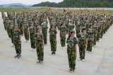 武漢市第二衛(wèi)生學校新生軍訓