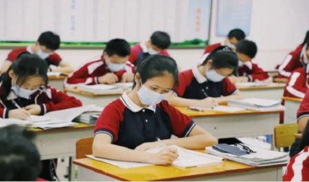 <b>中專復(fù)讀專業(yè)有哪些？可以選其他專業(yè)嗎？</b>
