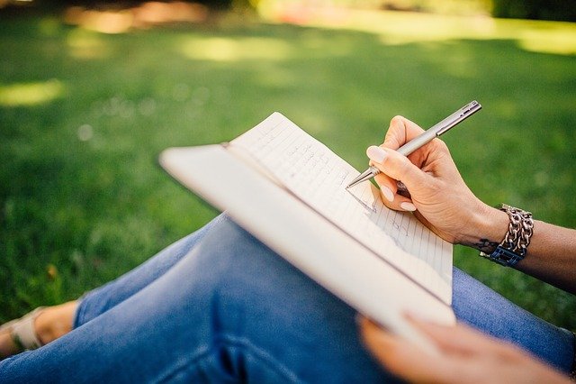 feature-writing-notebook-cc0.jpg